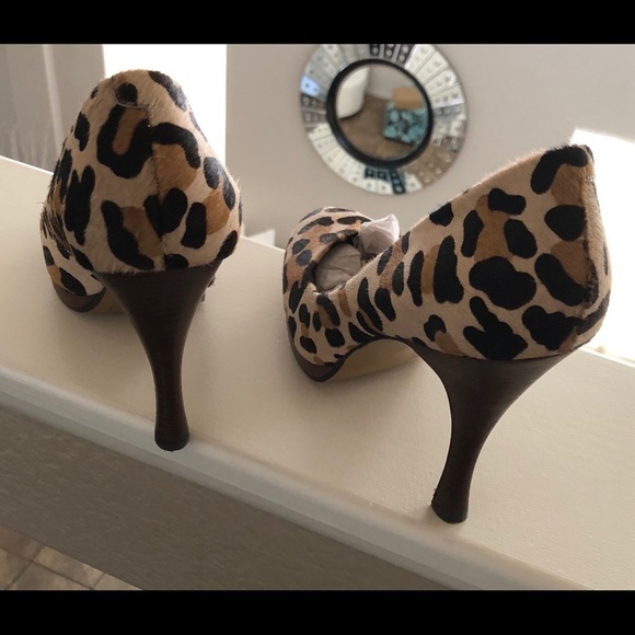 BCBG Leopard Pumps - Picture 5 of 6